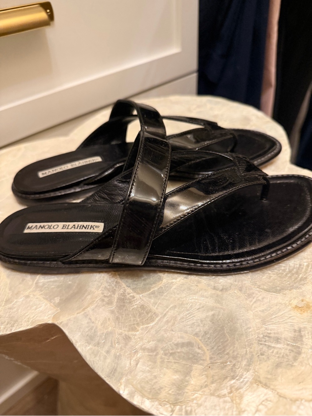 Manolo Blahnik Black Patent Leather V strap Sandals 37.5 - Picture 5 of 6